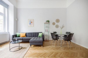 Serene and spacious apartment in the centre